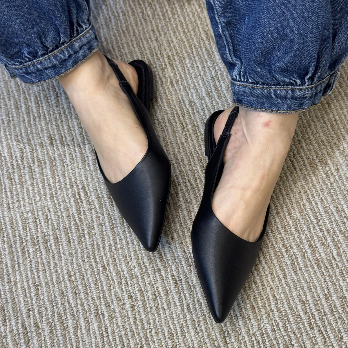 SLINGBACK RASTEIRA DETALHE LATERAL MOEDA - PRETO