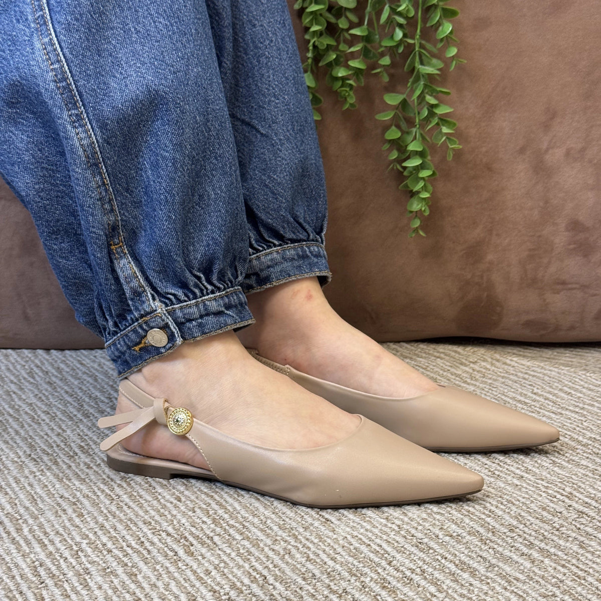 SLINGBACK RASTEIRA DETALHE LATERAL MOEDA - COGUMELO