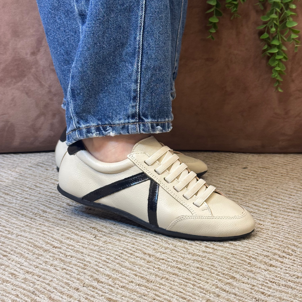 TÊNIS CAMURÇA V COURO - OFF WHITE / PRETO